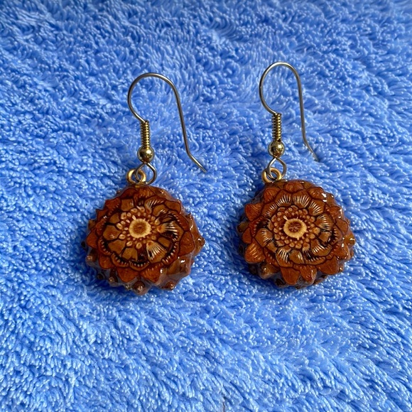 Natural Aura Pinecone Jewelry - Vintage Handmade Earrings.  Crafted from wild Knobcone Pinecones.